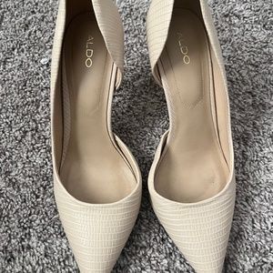 Aldo gold heel shoes